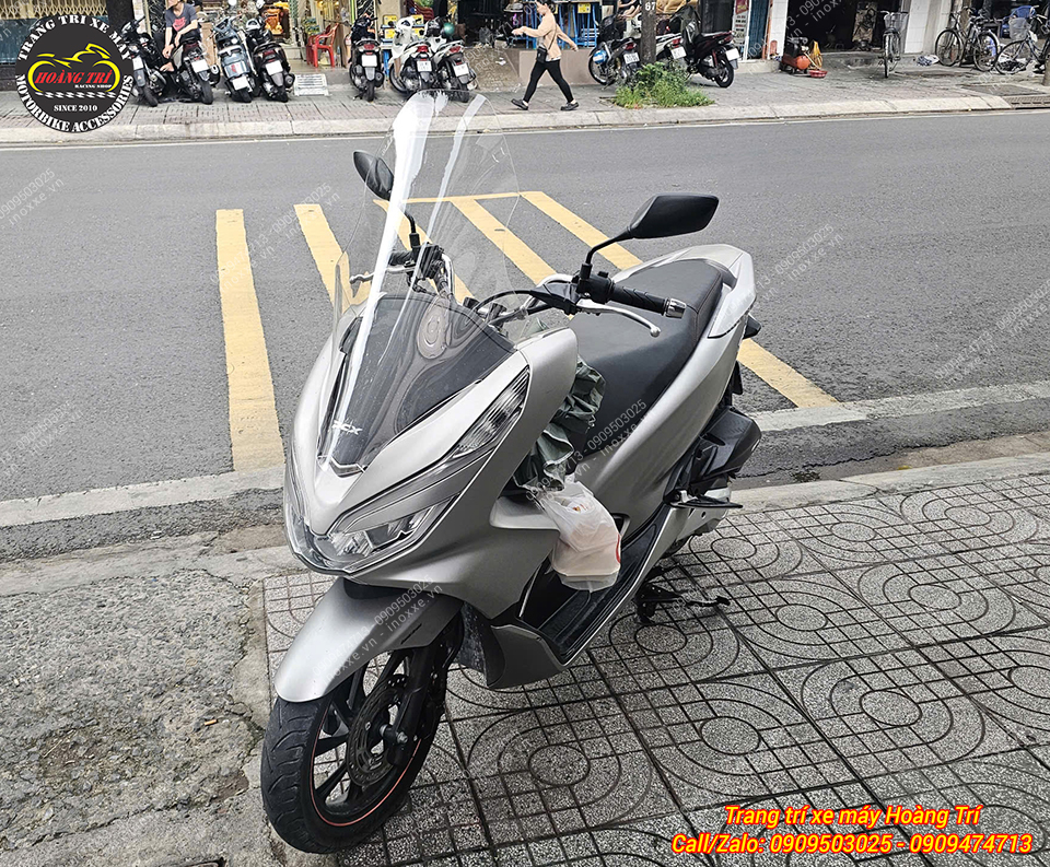 Kính chắn gió HTR lắp chuẩn PCX 2018